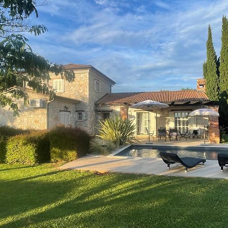 Villa Melissa - Istrisches Steinhaus Mit Pool In Guter Lage Sveti Lovreč Pazenatički Екстериор снимка