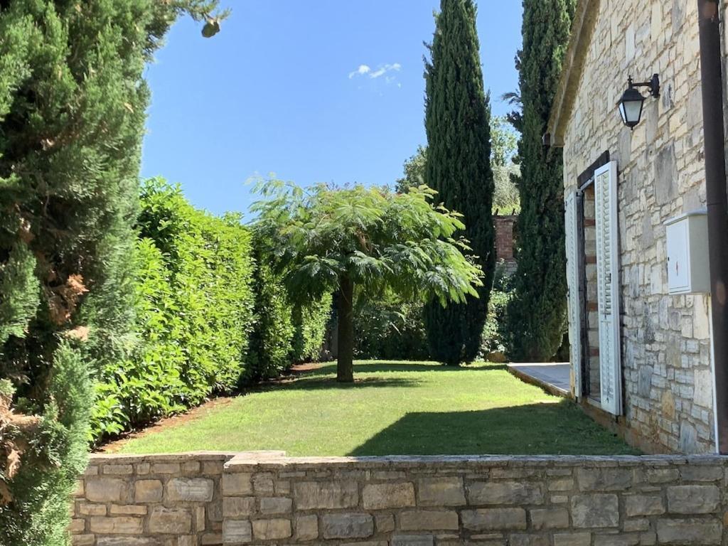 Villa Melissa - Istrisches Steinhaus Mit Pool In Guter Lage Sveti Lovreč Pazenatički Екстериор снимка